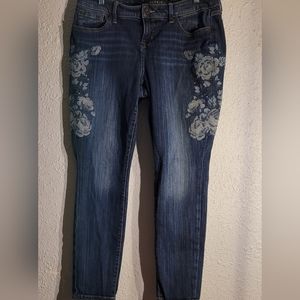 TORRID Vintage Inspired Floral Embroidered Skinny Jeans Size 14 Reg